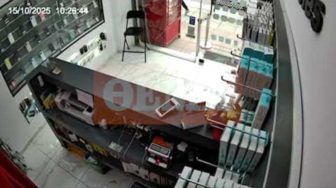 Έκλεψαν 49 iPhone από ηλεκτρονικό κατάστημα στη Θεσσαλονίκη (1)