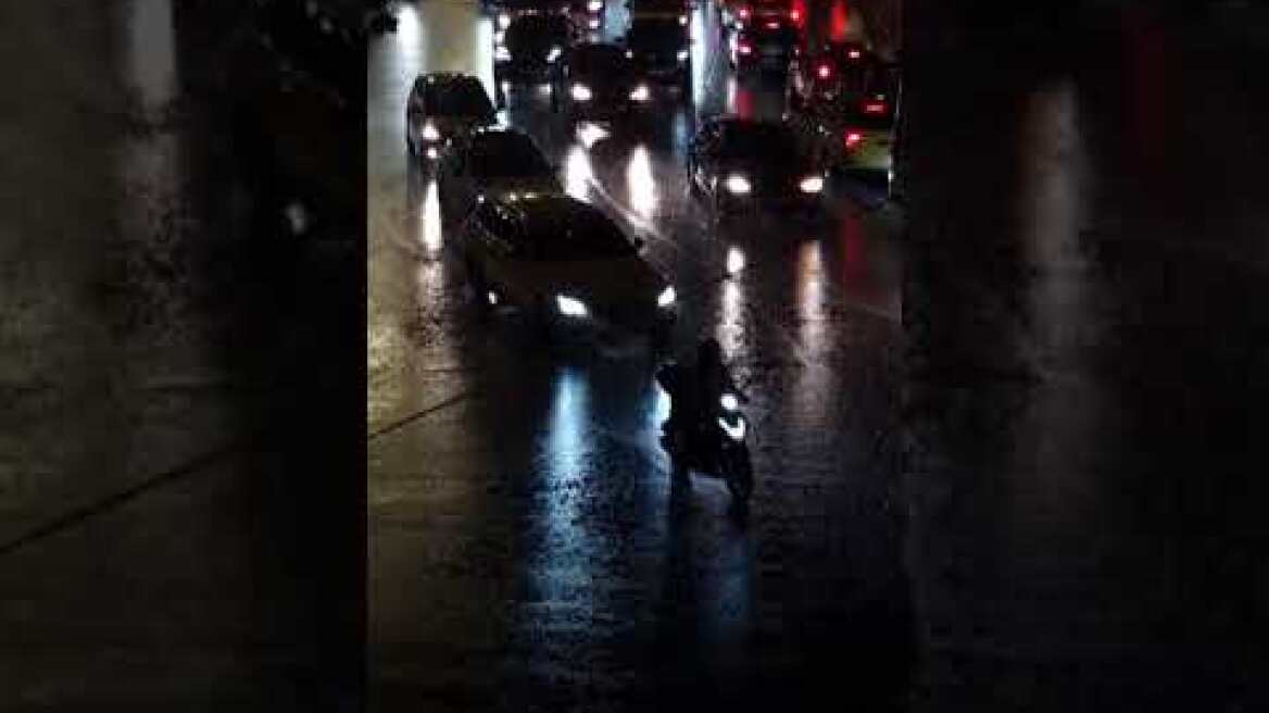 Ισχυρή καταιγίδα στο κέντρο της Αθήνας (1)