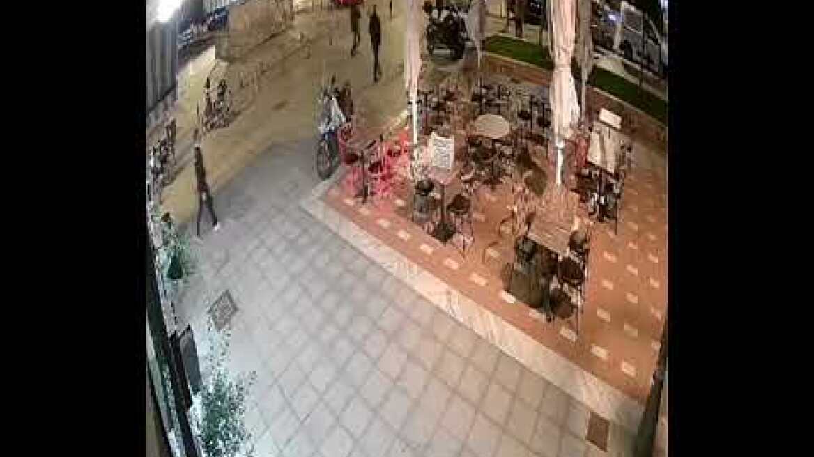Βίντεο ντοκουμέντο δευτερόλεπτα μετά την παράσυρση της 21χρονης φοιτήτριας στη Θεσσαλονίκη