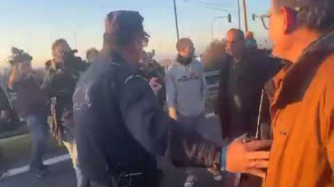 Αγρότες στον Πλατύκαμπο: Ένταση όταν ανέβηκαν στην ΠΑΘ