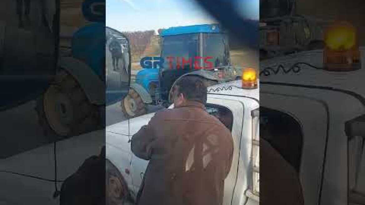 Μπλόκο της ΕΛ.ΑΣ στους αγρότες που κατευθύνονται από τη Χαλκιδική προς το ΥΜΑΘ