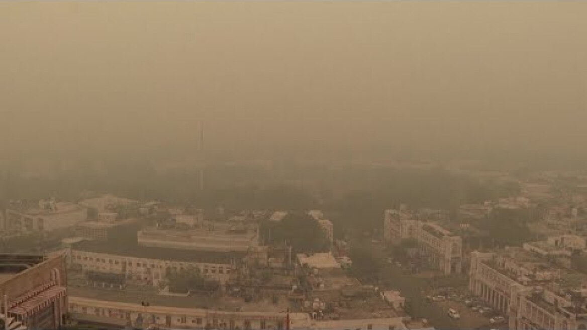 'You can feel the dirt': Smog blankets New Delhi, India