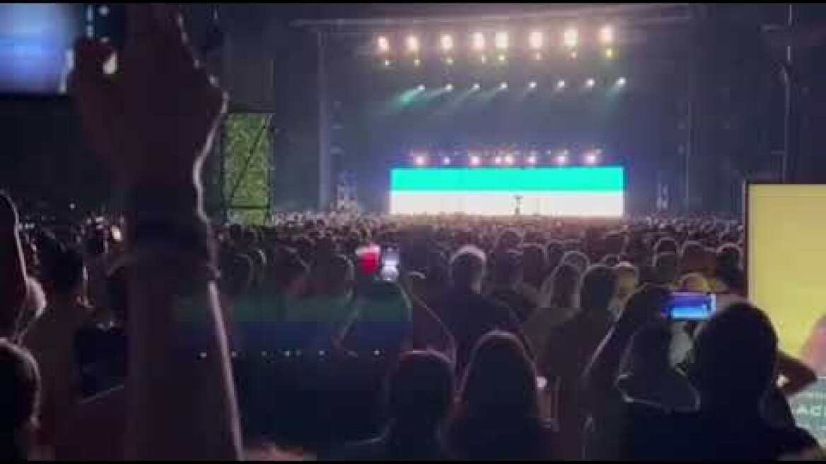 Το ξεκίνημα της συναυλίας των Pet Shop Boys