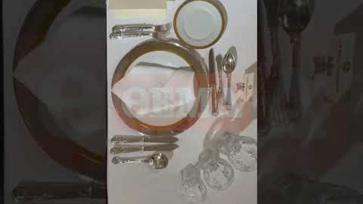 Μέσα στο Προεδρικό μέγαρο, λίγο πριν το δείπνο του Τασούλα σε Μακρόν, Μητσοτάκη