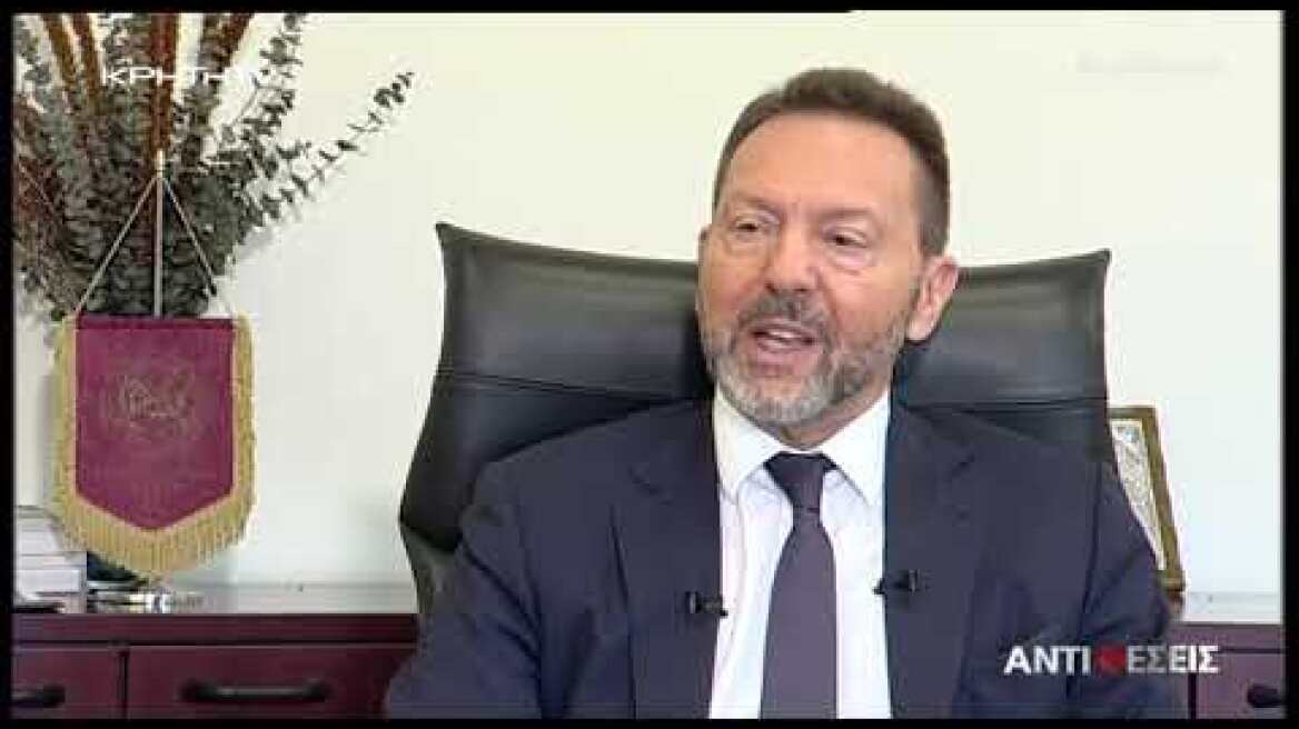 Ο Διοικητής της Τράπεζας της Ελλάδος,  Γιάννης Στουρνάρας εφ όλης της ύλης