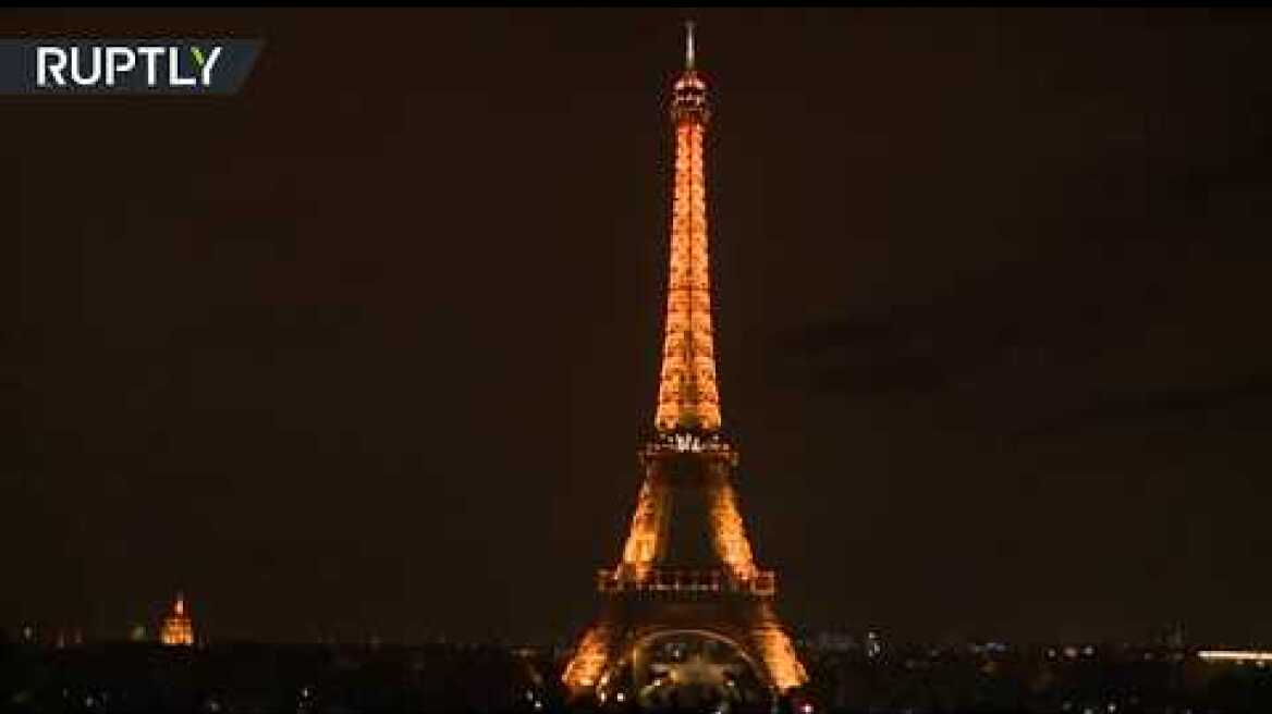 Eiffel tower goes dark in Paris  to pay tribute to late ex-president Jacques Chirac | 2019