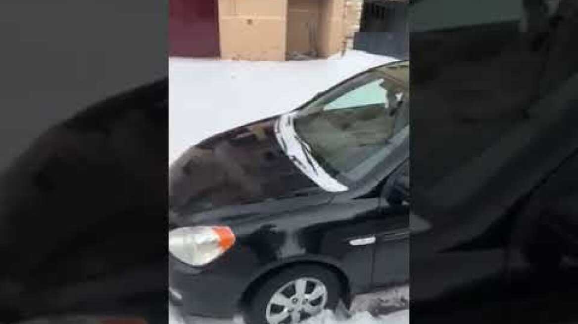 kozan.gr:Δείτε σκαπτικό μηχάνημα να απομακρύνει μεγάλες ποσότητες χαλαζιού από την οδό Αιανής