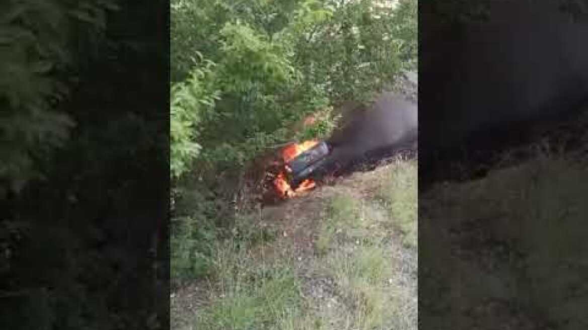 Εκτροπή οχήματος και ανάφλεξη του 2