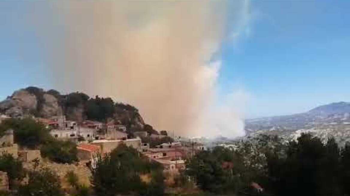 Φωτιά στον Άγιο Θωμά Ηρακλείου