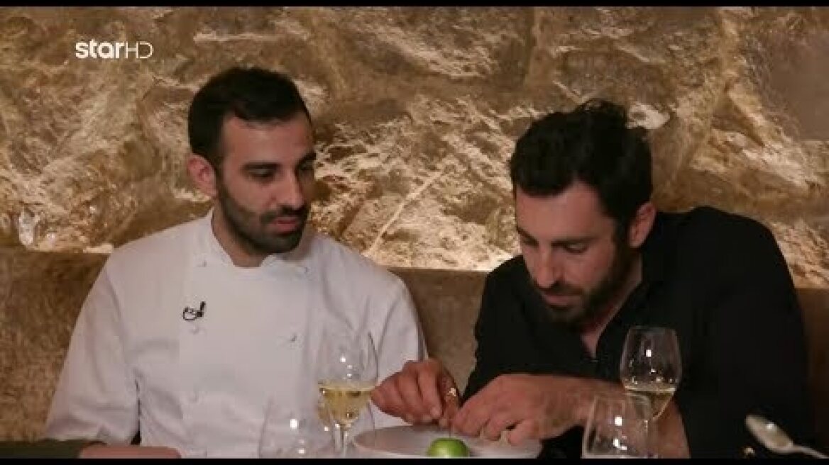 Οι νικητές απολαμβάνουν ένα γεύμα στο εστιατόριο «Σπονδή» παρέα με τον Γιάννη Αποστολάκη!