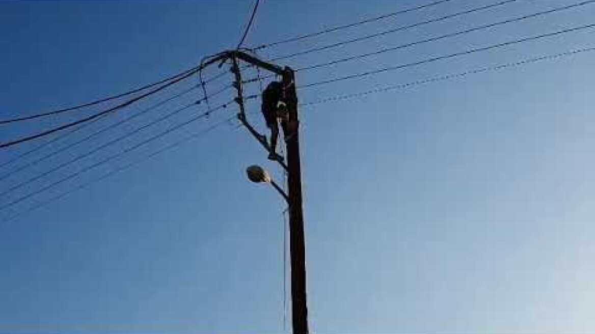 Ανδρας Στύλος ΔΕΗ μπάλα