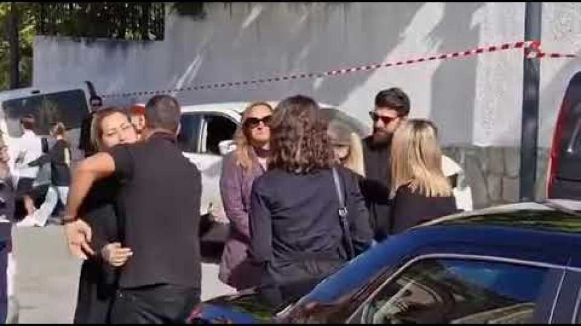 Αλέξανδρος Νικολαΐδης: Ραγίζουν καρδιές στην κηδεία του (2)