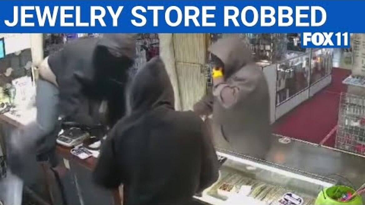 1 shot during Valley Indoor Swap Meet robbery | FOX 11 LA