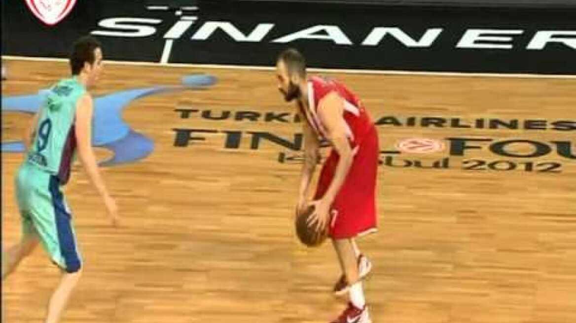 19.SPANOULIS 3P SHOT AGAINST FC BARCELONA
