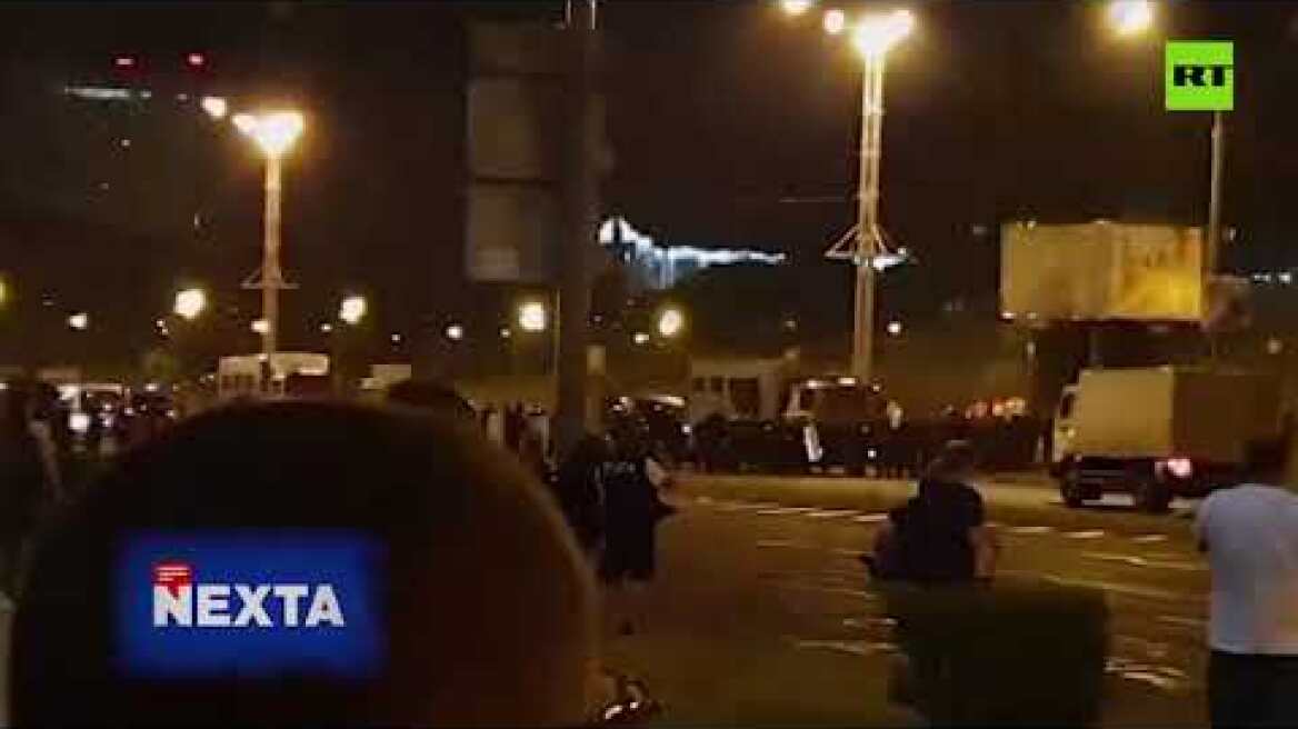 GRAPHIC | Police van drives into crowd of Minsk protesters