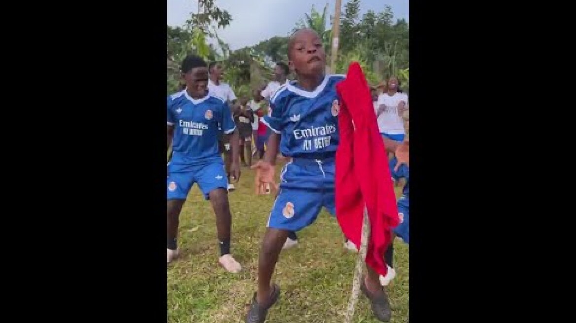 El BAILE VIRAL en apoyo a VINICIUS por el RACISMO sufrido que lleva más de 12M de VISITAS