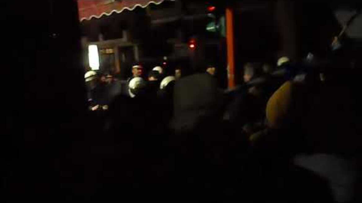 LEFTERIA.BLOGSPOT.GR ΚΑΤΕΡΙΝΗ -ΑΓΡΙΑ ΕΠΕΙΣΟΔΙΑ ΜΑΤ ΚΑΙ ΝΕΑΡΩΝ ΣΤΟ ΣΠΙΤΙ ΒΟΥΛΕΥΤΡΙΑΣ ΤΟΥ ΣΥΡΙΖΑ