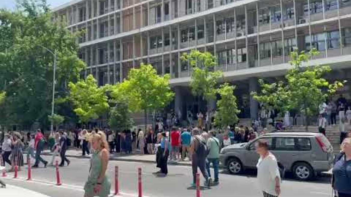 Θεσσαλονίκη: Τηλεφώνημα για βόμβα στο Δικαστικό Μέγαρο, εκκενώνεται το κτίριο