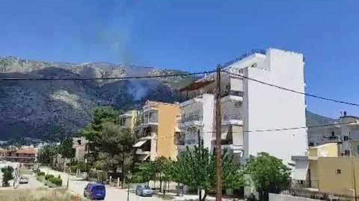 Τώρα-φωτιά στο Λουτράκι: Επιχειρούν δύο πυροσβεστικά αεροσκάφη