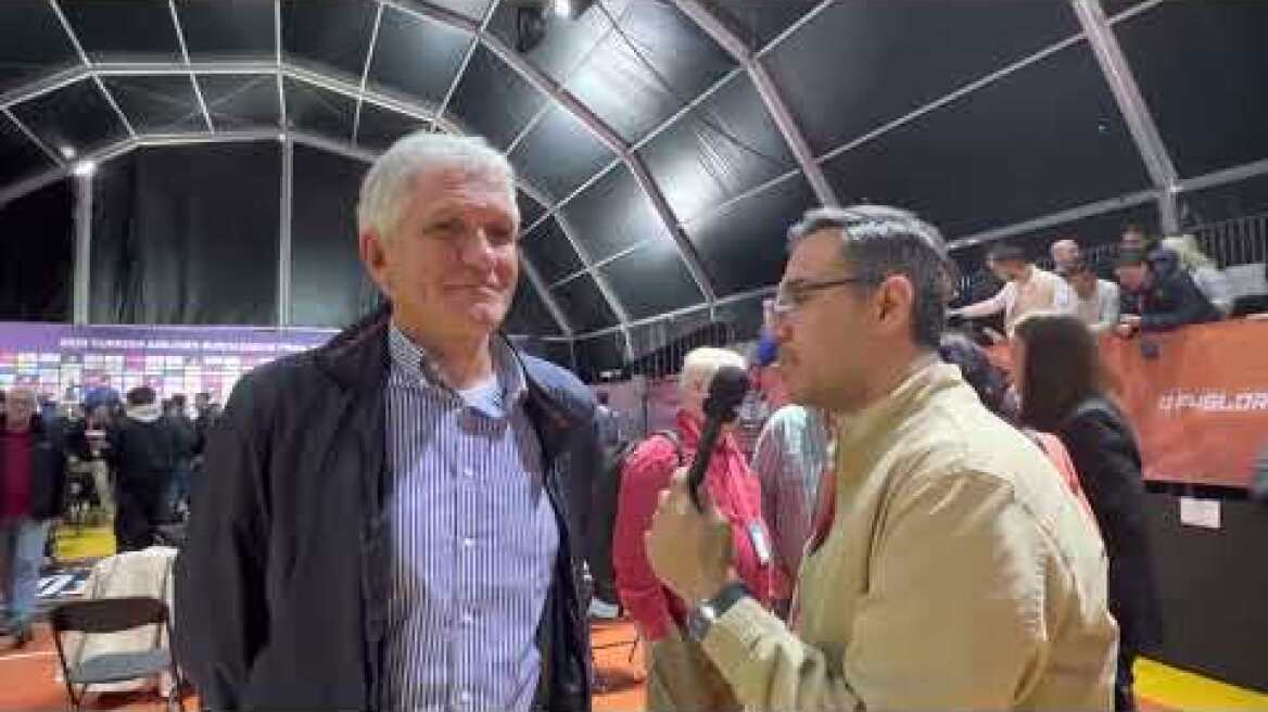 (Greek) Ο περήφανος μπαμπάς Σάσο Βεζένκοφ μιλά για τον γιο του στο Eurohoops