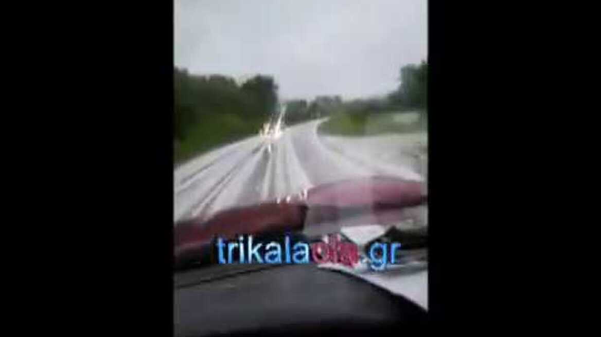 Έστρωσε χαλάζι Τρίκαλα πυκνή σφοδρή χαλαζόπτωση περιοχές Φαρκαδόνας  13-4-2019