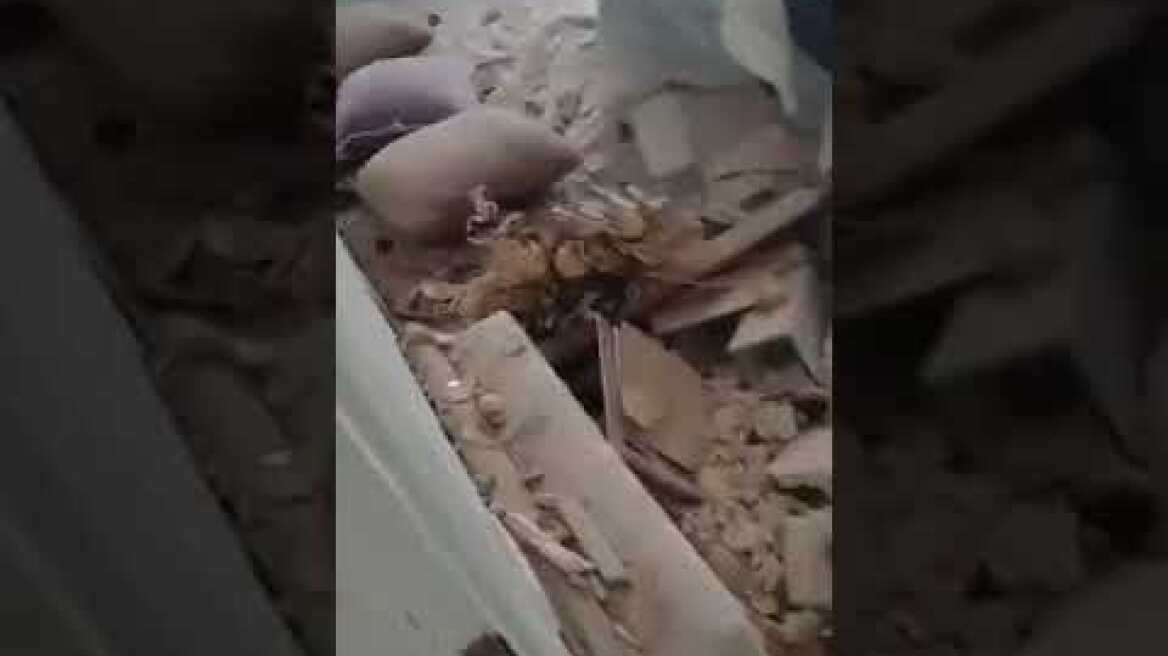 Αυτοκίνητο “μπούκαρε” σε σαλόνι ηλικιωμένης