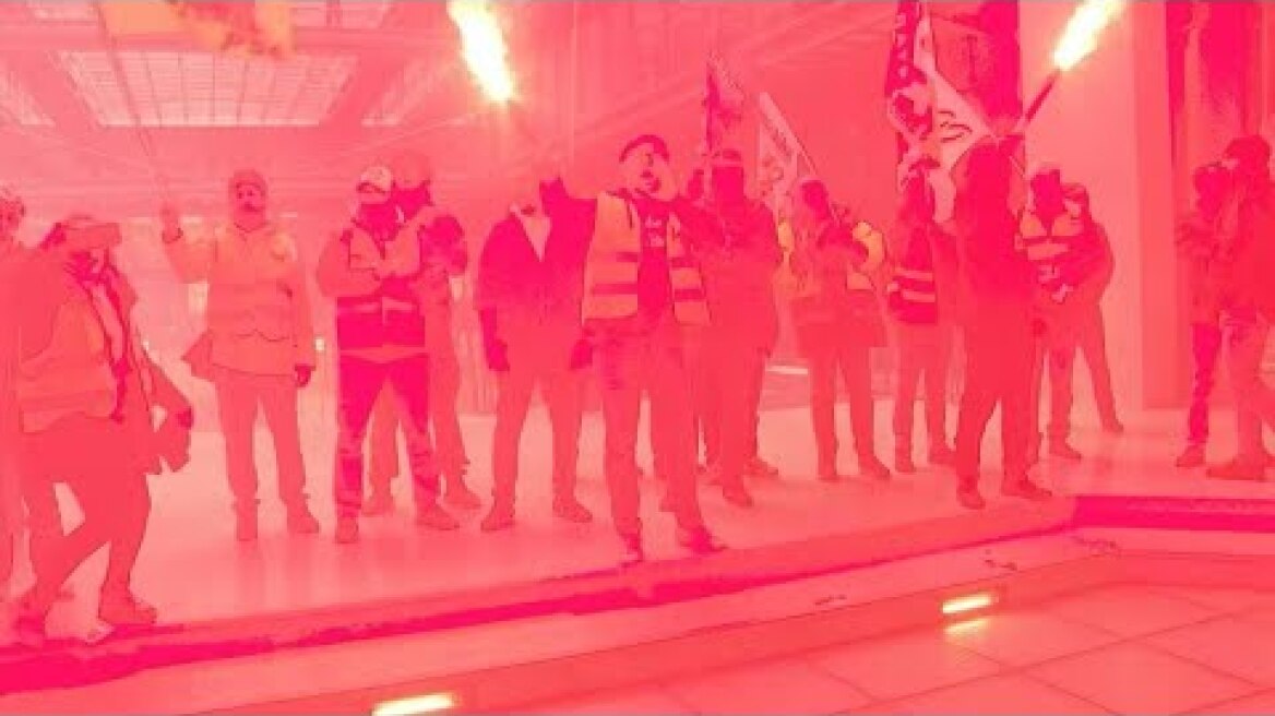 Paris: railway workers briefly invade iconic financial building | AFP