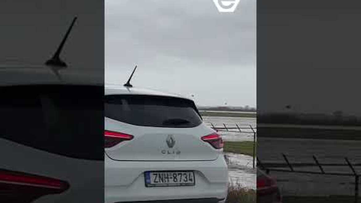 Πλημμύρισε η περιοχή πέριξ του Αεροδρομίου και οι οδοί πρόσβασης σε αυτό