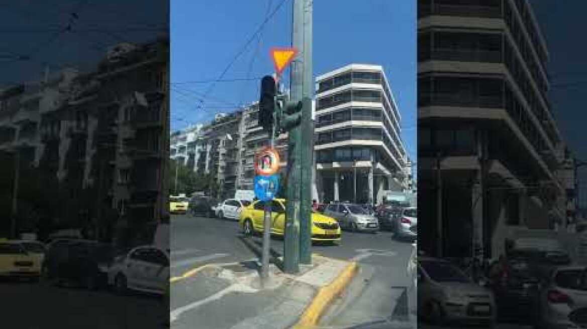 «Κολλημένη» στη Λεωφόρο Αλεξάνδρας η Μελίνα Ασλανίδου «Είμαι μία ώρα εδώ, δεν λειτουργεί το φανάρι»