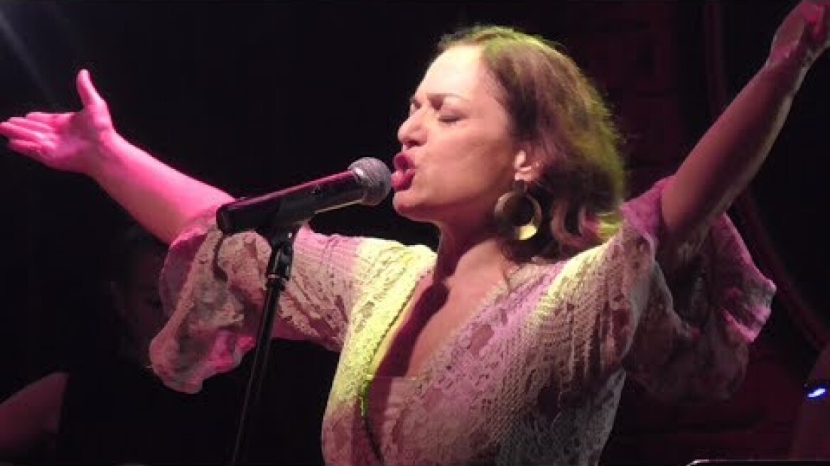 Ελένη Καρακάση - "Μέλισσες" (LIVE 25-10-2019)