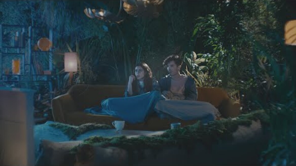 Να πιστέψουμε πως η χώρα τούς ανήκει. Αυτό θέλουν.