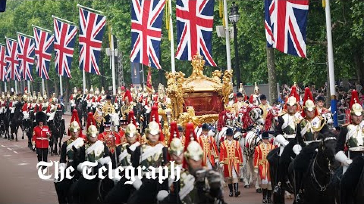 Queen's Platinum Jubilee Pageant in full: Gold State Coach takes centre stage in grand finale
