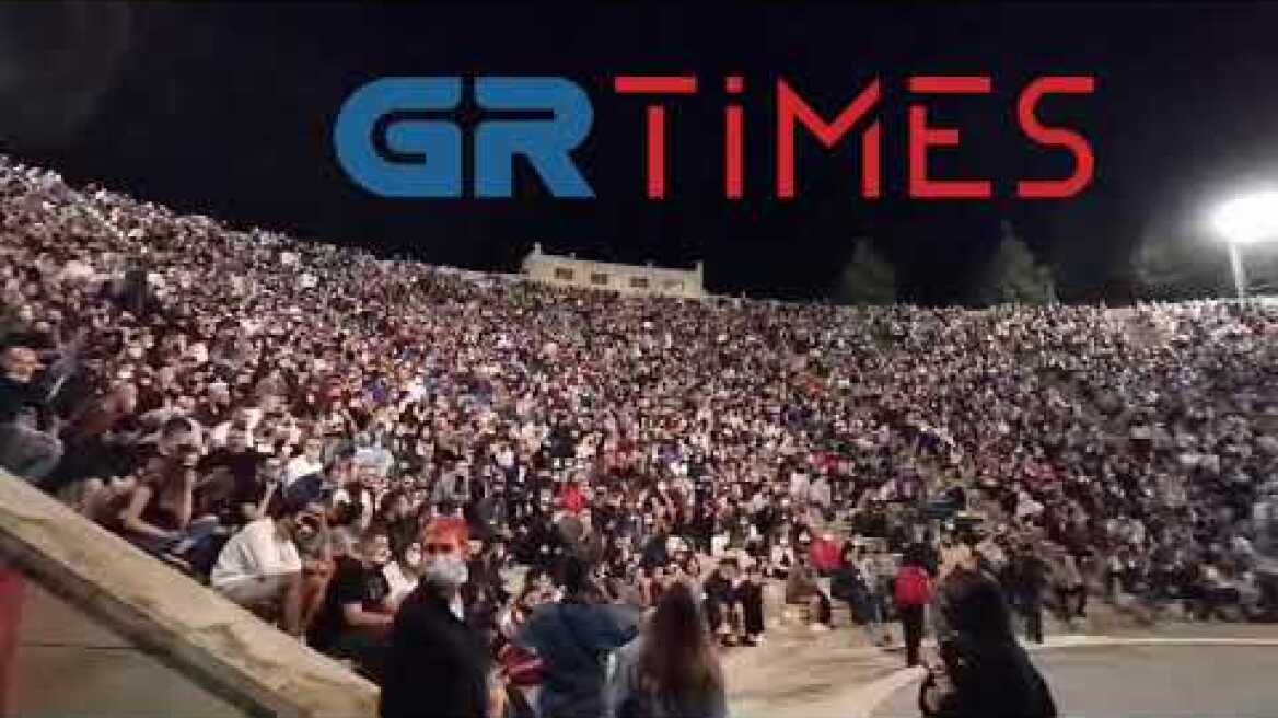 Τσουβελας παράσταση συνωστισμος - GRTimes.gr