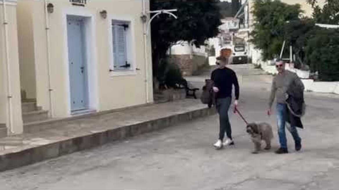 Ο Τάιλερ Μάκμπεθ στις Σπέτσες