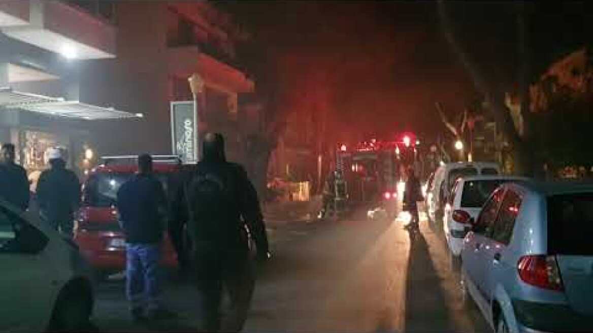 Φωτιά σε αποθήκη επί της Γρηγορίου Ε Ρόδος 26.12.19