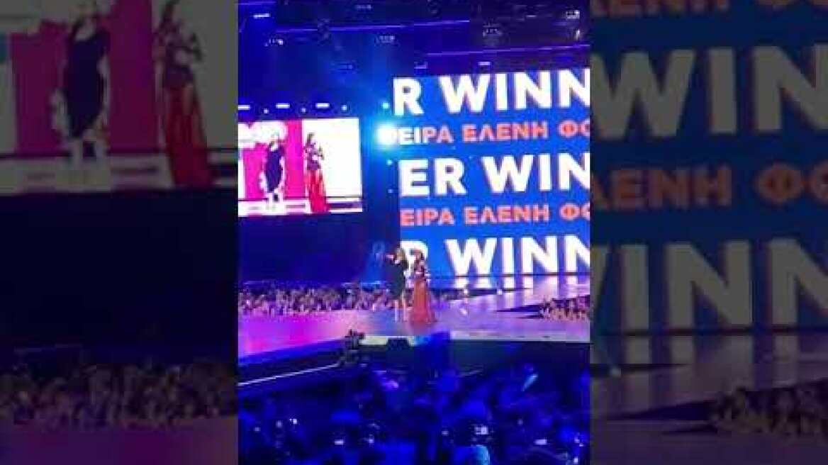 Mad VMA - Ελένη Φουρέιρα: «Αφιερώνω το βραβείο σε όλες τις γυναίκες»