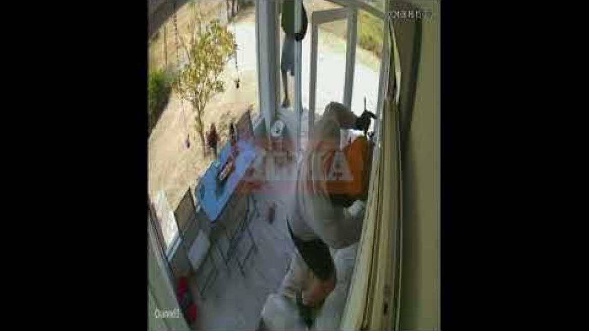 Βίντεο ντοκουμέντα από τη δράση της συμμορίας που άνοιγε εξοχικά στην Αττική (2)