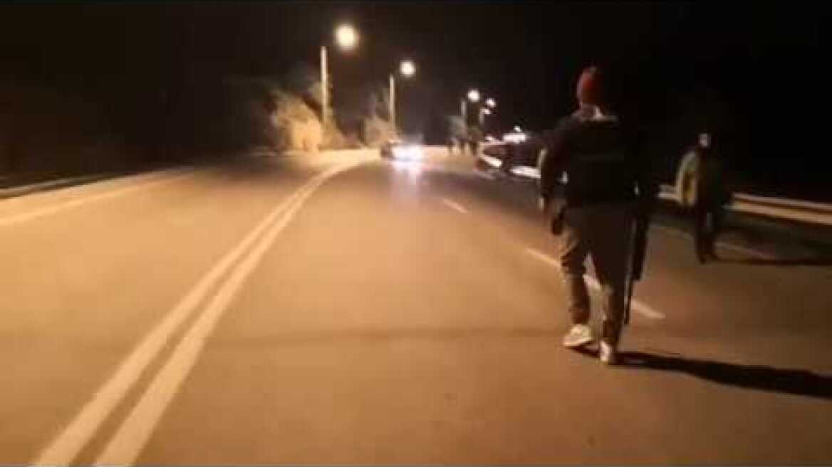 Λέσβος: Άνδρας πυροβολεί στον αέρα έξω από στρατόπεδο!!!!!!!!!