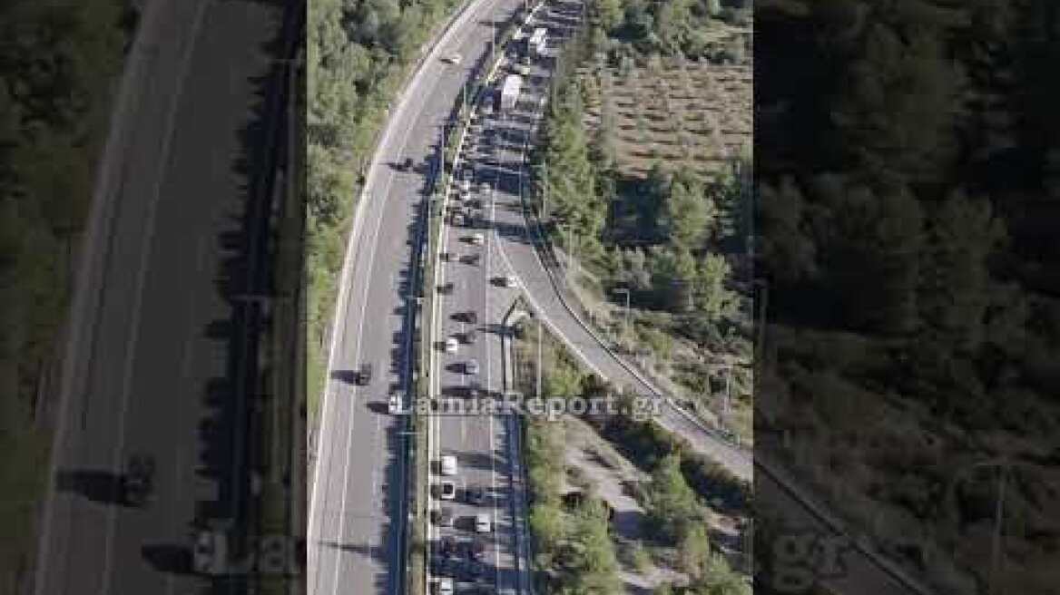 LamiaReport.gr: Επιστροφή εξοδούχων: Ουρές χιλιομέτρων στη Λαμίας - Αθηνών