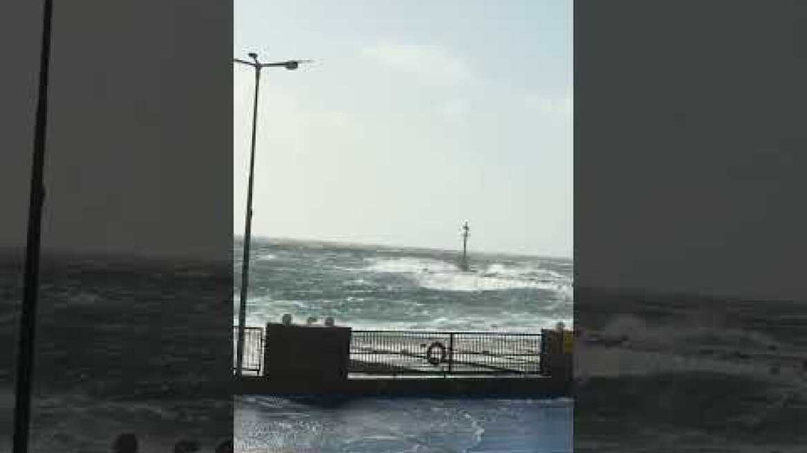 Η «Μανία» του Νότια στο λιμάνι της Τήνου