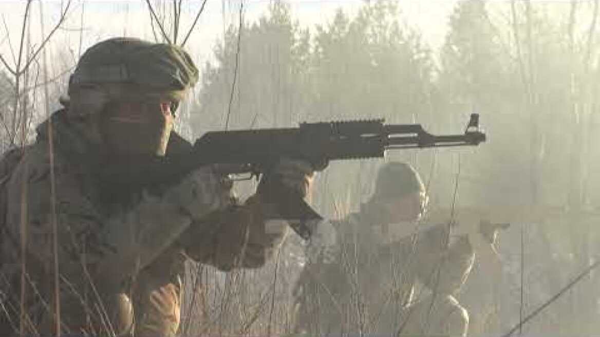 Top News - Blen snajper ‘për të mbrojtur’ vendin / Nëna ukrainase, gati për luftë me ushtrinë ruse