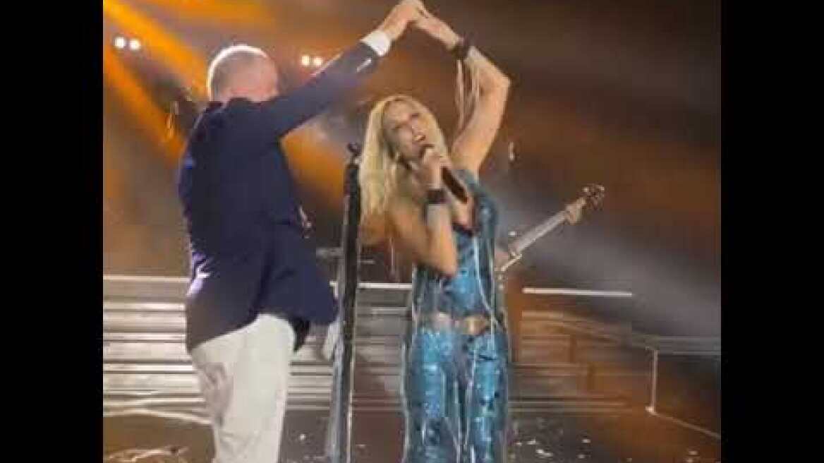 Ο Πρίγκηπας Αλβέρτος του Μονακό στη σκηνή με την Άννα Βίσση (25/09/2021)