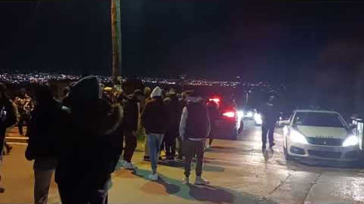 Στους δρόμους οι κάτοικοι στα Μετέωρα, συστάσεις από την αστυνομία