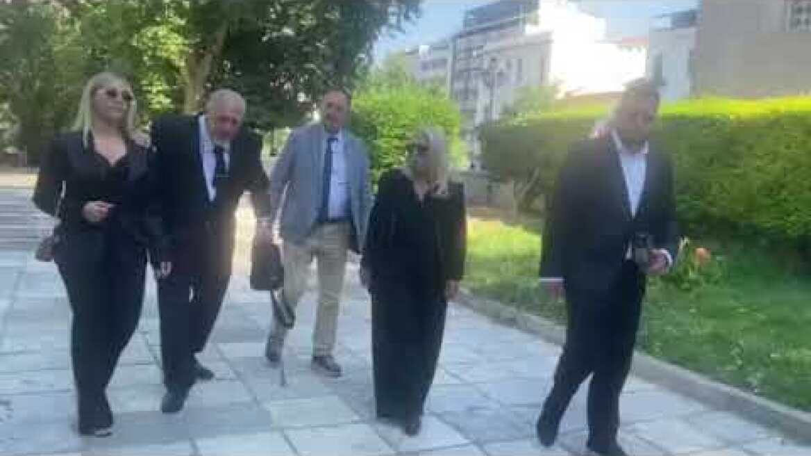 Λαϊκό προσκύνημα στον Πετρολούκα Χαλκιά