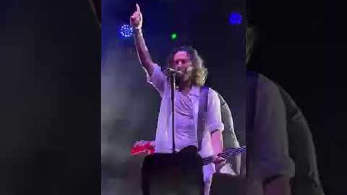 Μέλισσες: Απρόοπτο στη συναυλία