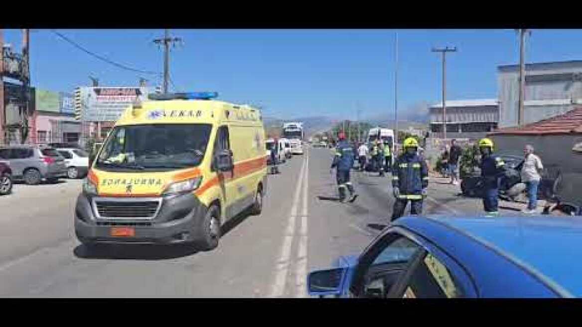 Τροχαιο ατύχημα στο 5ο χλμ Λάρισας -Συκουρίου