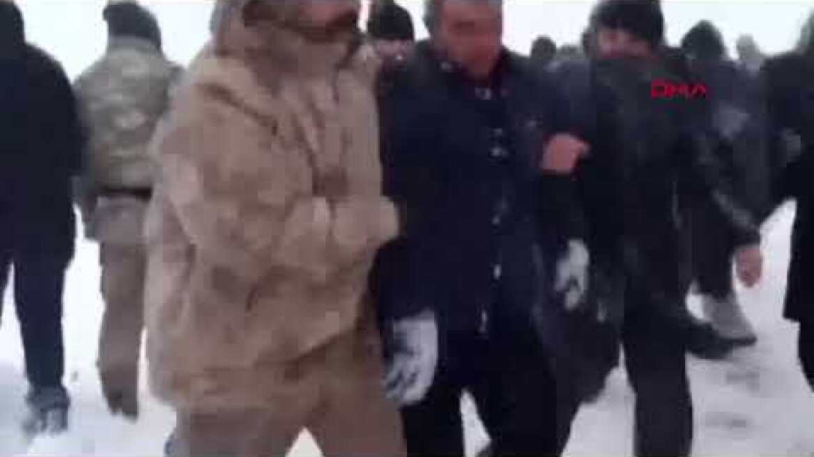 Van'da çığ altında kalanları arayan ekibin üzerine çığ düştü, ölü sayısı 8'e yükseldi