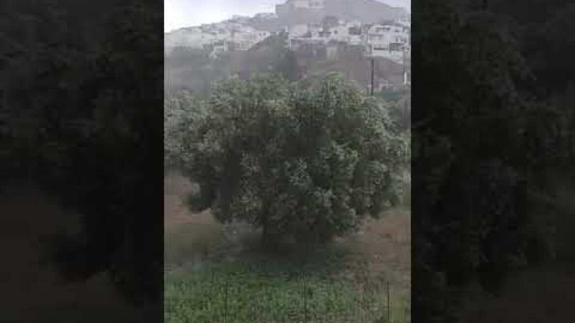 Κακοκαιρία: Ποτάμια οι δρόμοι στη Σκύρο