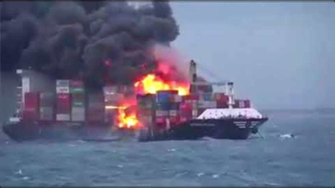 Vessel X-Press Pearl on fire | X-Press Pearl கப்பலின் இரசாயன கசிவு, மீன்களுக்கு பாதிப்பு ?