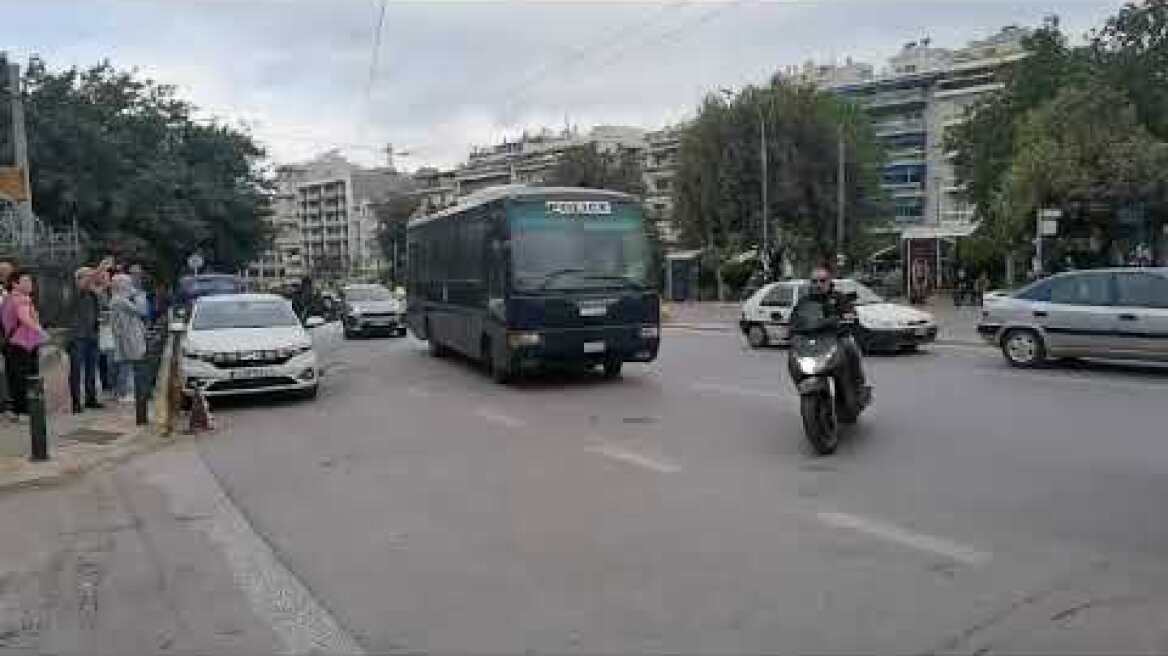 Στην Ευελπίδων οι συλληφθέντες για τα επεισόδια στου Ρέντη